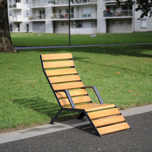 Bain de soleil contemporain - SYMBIOS : JAN-0028  - HUSSON INTERNATIONAL - en plastique recyclé / en bois / pour espace public