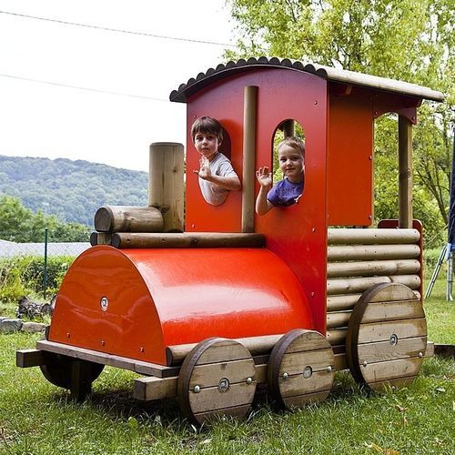 Véhicule pour aire de jeux - LOCOMOTIVE  - eibe Produktion + Vertrieb GmbH & Co KG - en bois / d'extérieur