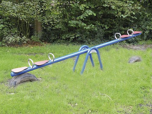 Balançoire à bascule en métal - STELLA  - eibe Produktion + Vertrieb GmbH & Co KG - pour parc de jeux / 4 places