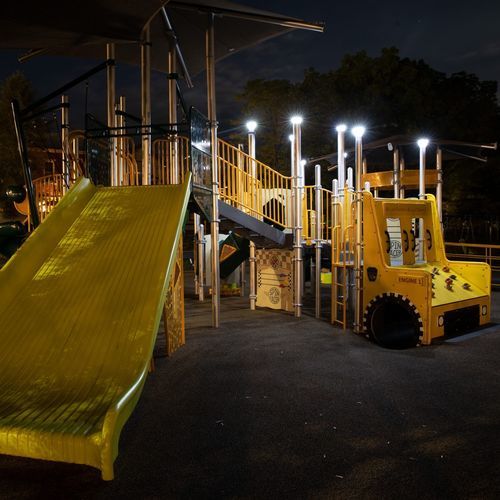 Structure de jeu avec LED intégrées - PLAYSOLEIL™   - PLAYWORLD - pour aire de jeux / en métal / avec abri