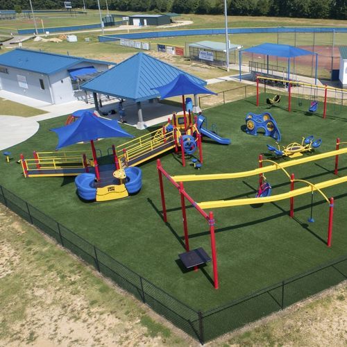 Structure de jeu pour aire de jeux - Miracle League of Monticello - Design 7336 - LANDSCAPE STRUCTURES - en acier inoxydable / en acier à revêtement par poudre / en polyéthylène