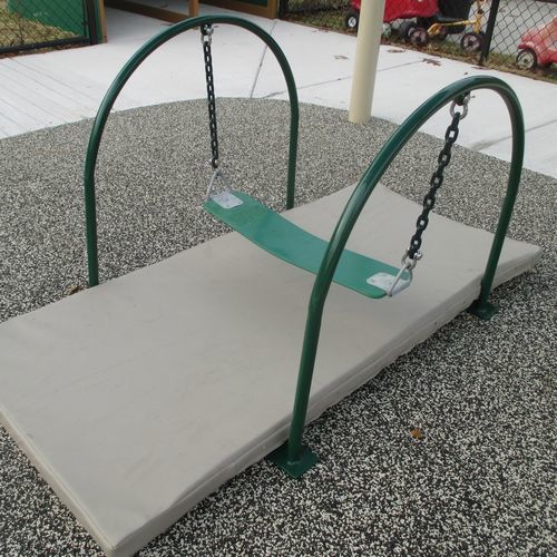 Balançoire en métal - BELLY  - progressive design playgrounds - pour parc de jeux