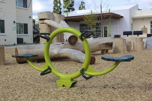 Balançoire à bascule en métal - progressive design playgrounds - pour parc de jeux