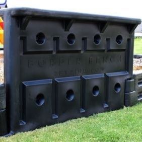 Banc contemporain - BORDER - progressive design playgrounds - en plastique / sans dossier / sans accoudoirs