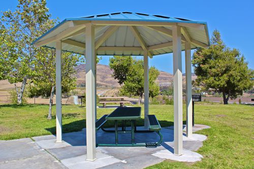 Pergola autoportée - progressive design playgrounds - en bois / couverture en bois / sur mesure