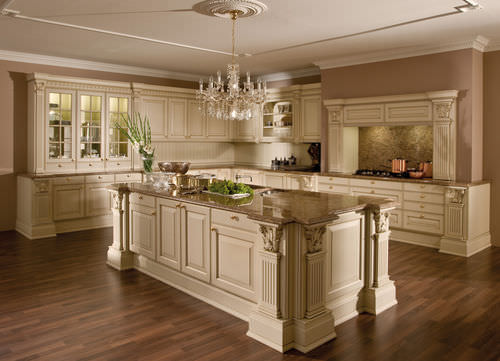 Cuisine de style - VERSAILLES-DE-LUXE - LEICHT - en bois / avec îlot / avec poignée