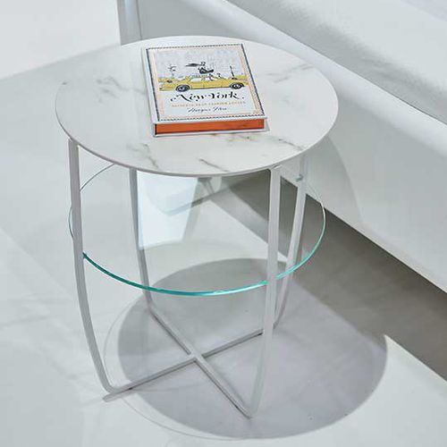 Table de chevet contemporaine - PULSO - hülsta - en bois laqué / en chêne naturel / en verre