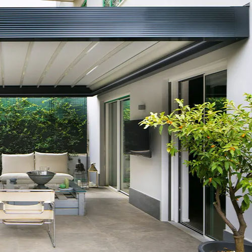 Pergola adossée - ROME - ITALY - Gibus SPA - en métal / à lames brise soleil / sur mesure