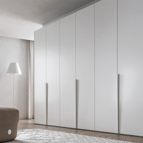 Armoire contemporaine - 378 - TUMIDEI - en bois laqué / en mélaminé / à portes battantes