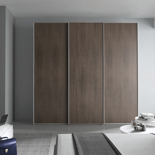 Armoire contemporaine - 387 - TUMIDEI - en aluminium anodisé / en mélaminé / à porte coulissante