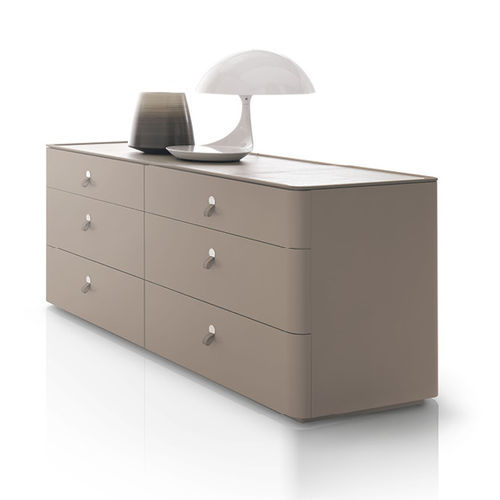 Commode contemporaine - Kube - ALIVAR - en chêne / en MDF laqué / en cuir