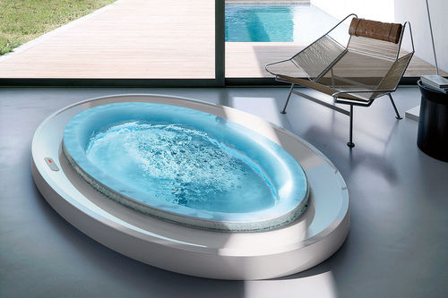Baignoire ovale - FUSION SPA 231 - GRUPPO TREESSE - en acrylique / par Marc Sadler / hydromassage