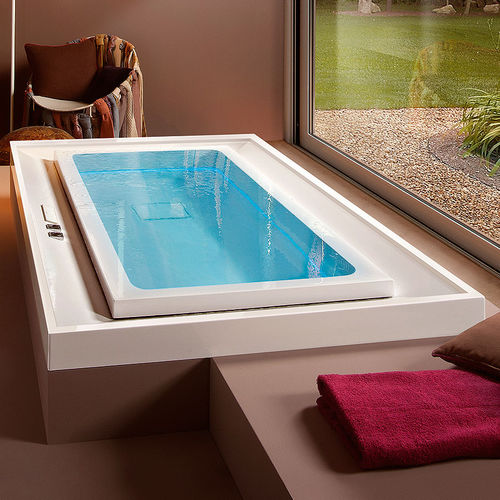 Baignoire en acrylique - FUSION 220 - GRUPPO TREESSE - par Marc Sadler / hydromassage / blanche