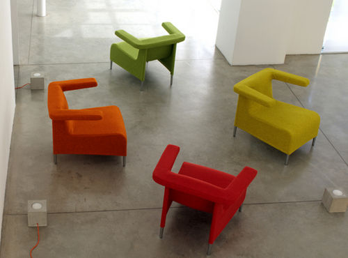 Fauteuil contemporain - TORIBIO  - Verzelloni - en polyuréthane / par Studio Lievore Altherr Molina