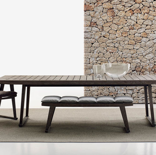 Banquette contemporaine - Gio - B&B Italia - en tissu / avec piètement en bois massif / avec piètement en teck
