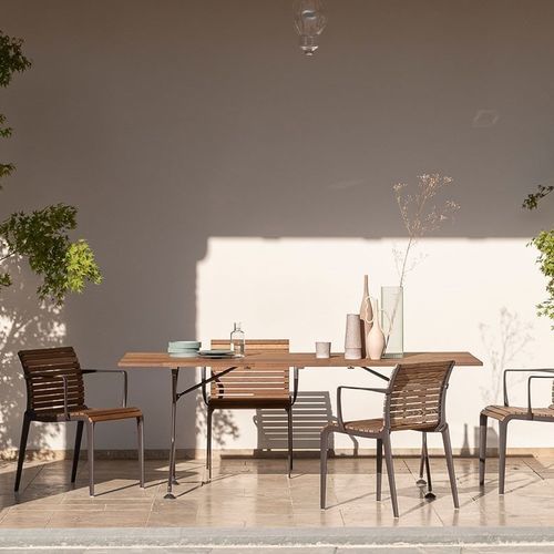 Table contemporaine - M24_O - ALIAS - en frêne / en teck / avec piètement en fonte d'aluminium