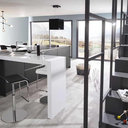 Cuisine contemporaine - AMBIANCE OPTIMALE - Mobalpa - en ardoise / en quartz / en Corian®