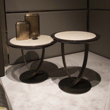 Table d'appoint contemporaine - HAUSSMANN - HUGUES CHEVALIER - en bois / en métal / ronde