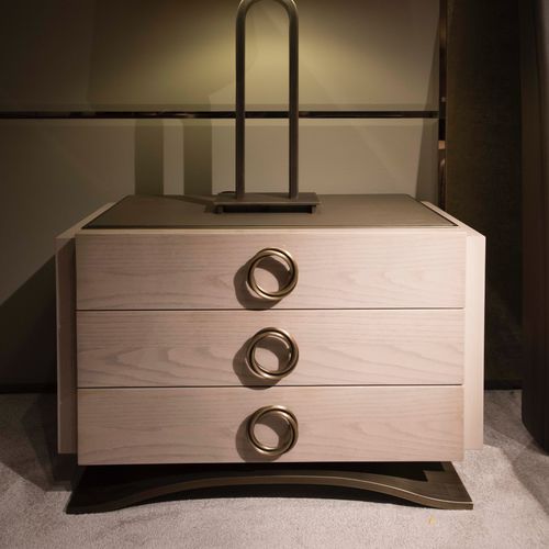 Table de chevet contemporaine - HAUSSMANN - HUGUES CHEVALIER - en bois / en métal / en cuir