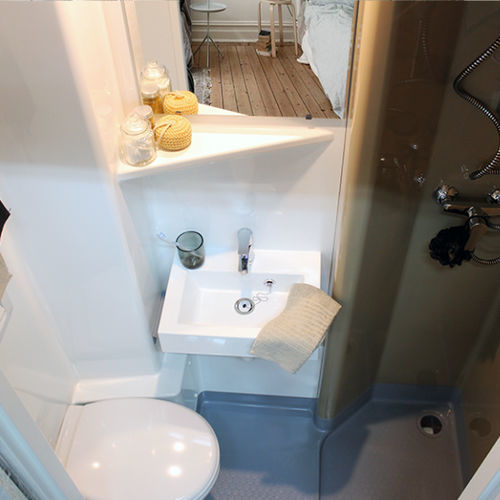 Salle de bain contemporaine - JAVA - BAUDET SA - en polyester / pour résidence étudiante / préfabriquée