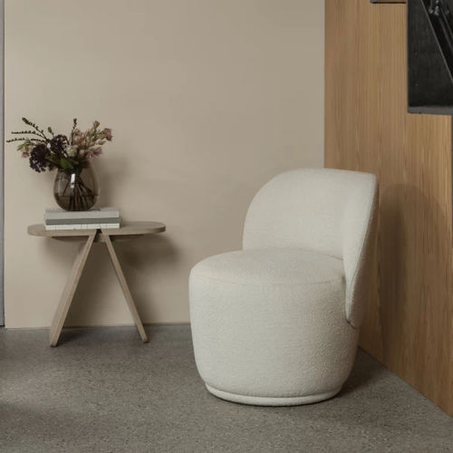 Table d'appoint contemporaine - AVIO - Blomus - en chêne / avec piètement en chêne / ovale