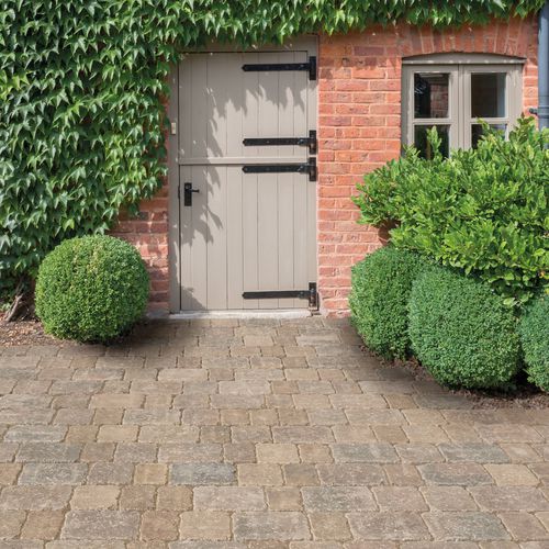 Pavé en béton - WOBURN RUMBLED INFILTA - BRADSTONE - en pierre reconstituée / d'extérieur / carrossable