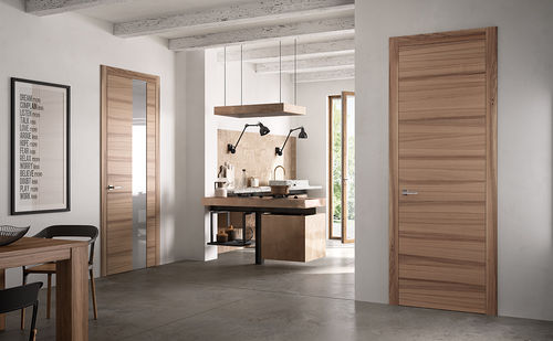 Porte d'intérieur - EXIT E EXIT VETRO NOCE NATURAL TOUCH - FerreroLegno - en bois / battante / pleine