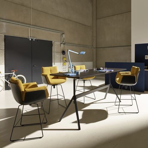 Chaise de bar contemporaine - ALVO - COR - d'intérieur / en tissu / avec piètement en métal