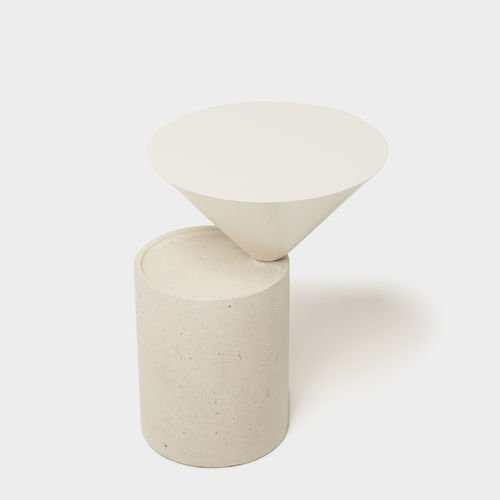 Table d'appoint contemporaine - LAUREL - DE LA ESPADA - en chêne / en noyer / en bois massif