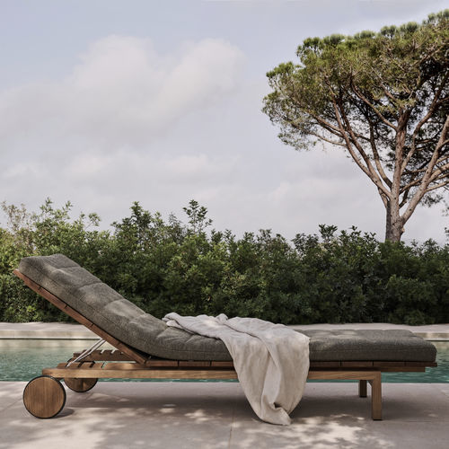 Bain de soleil contemporain - KOS - Tribù - en Batyline® / en teck / de piscine