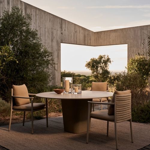 Table à manger contemporaine - TAO - Tribù - en béton / avec piètement en béton / ovale