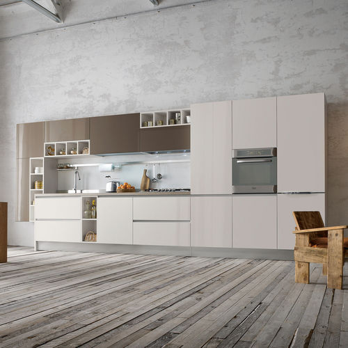 Cuisine contemporaine - NEW YOUNG 2.0 - Record Cucine - en bois laqué / sans poignée / finition brillante