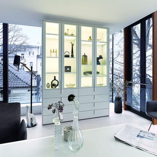 Vitrine contemporaine - COLLECT - interlübke - en chêne