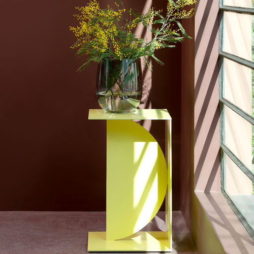Table d'appoint contemporaine - PICAL - interlübke - en métal laqué / avec piètement en métal laqué / ronde