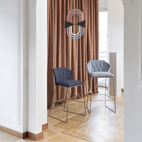 Chaise de bar contemporaine - NEW YORK - saba - d'intérieur / en tissu / avec piètement en métal peint