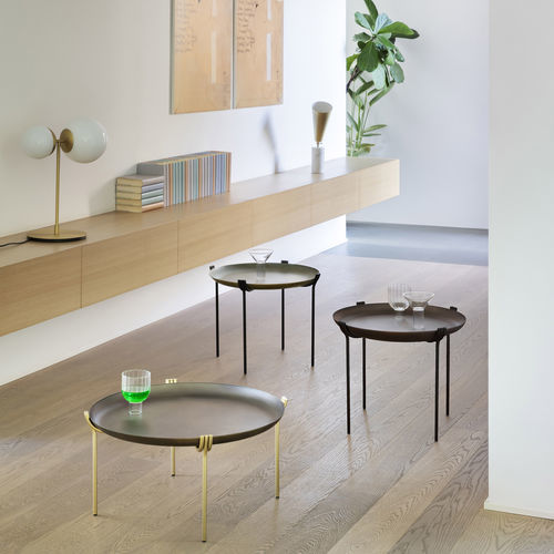 Table d'appoint contemporaine - GEO - saba - en métal peint / avec piètement en laiton / avec piètement en métal chromé