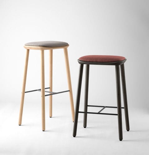 Tabouret de bar contemporain - BISELL - TREKU - avec piètement en chêne / tapissé
