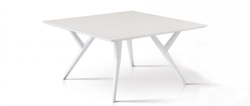 Table contemporaine - GIO T|Q - SAI industry - en béton / carrée / blanche