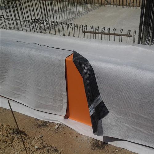 Membrane d'étanchéité de protection - POLYFOND KIT - Polyglass Spa - de drainage / pour fondation / en rouleau