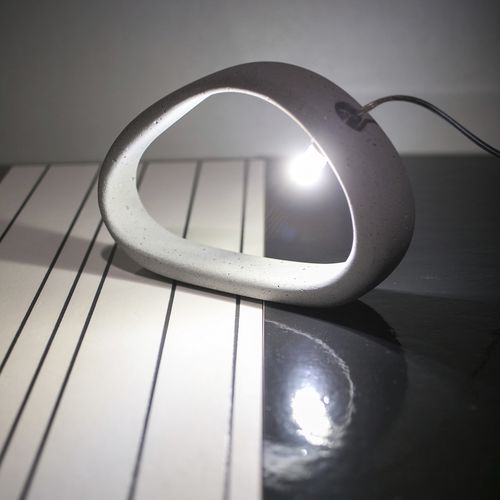 Lampe de table - ARETHA T - Urbi et Orbi - en béton / contemporaine / d'intérieur