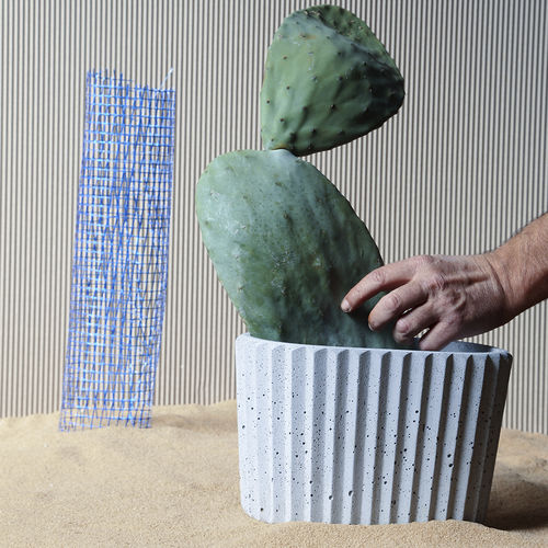 Vase contemporain - SIMAN - Urbi et Orbi - en béton / fait main