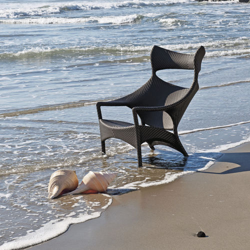 Fauteuil classique - AMARI  - JANUS et Cie - en aluminium / en fibres synthétiques / à dossier haut