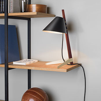 Lampe de table - BILLY TL ILSE CRAWFORD EDITION - Kalmar Werkstaetten - en métal / en bois de rose / contemporaine