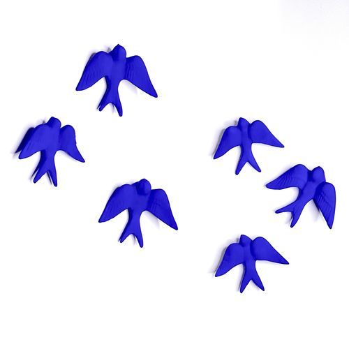 Sculpture en céramique - SWALLOWS_blue klein matte - neo - fait main / murale / bleue