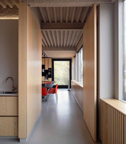 Porte d'intérieur - HarryVan, The Netherlands - FritsJurgens - en bois / pivotante à axe excentré / contemporaine