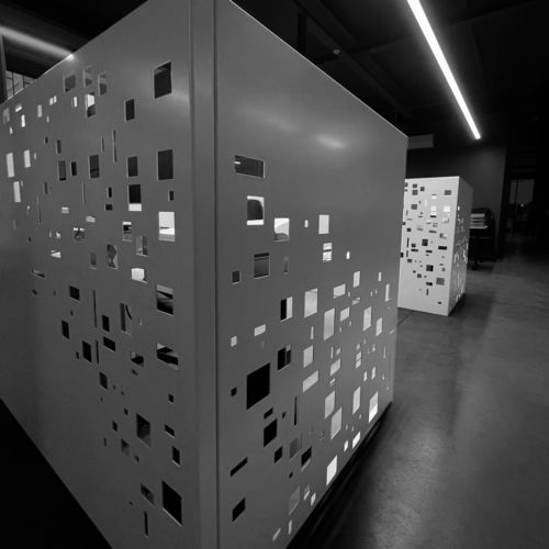 Séparateur d'espace en tôle perforée - BPLAN - professionnel / d'intérieur / auto-portant