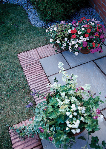 Bordurette de jardin - BRICSTONE - FABISTONE (GROUP RPI) - en terracotta / courbée