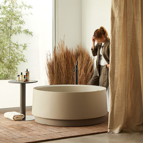 Baignoire ronde - OASIS - SANYCCES - en îlot / pour habitat / en composite