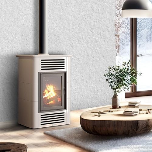 Poêle à bois - LENI 10 - UNICAL AG S.p.A. - 5 kW - 10 kW / à poser / contemporain