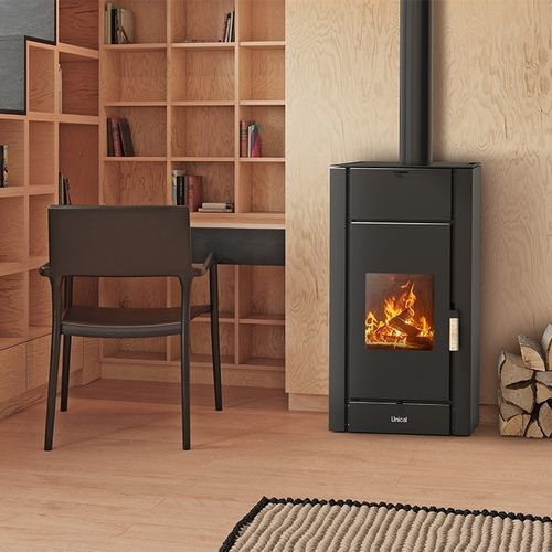Poêle à bois - LENI 13 - UNICAL AG S.p.A. - 10 kW - 20 kW / à poser / contemporain